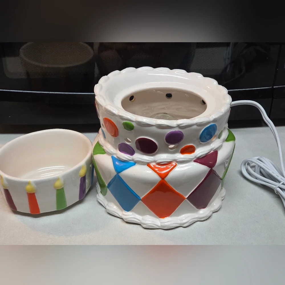 It's A Party Scentsy Birthday Cake Warmer